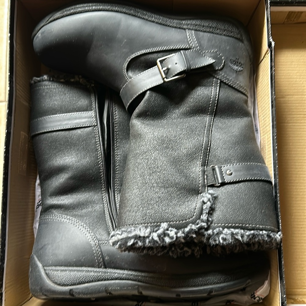 Totes Ashley Black Boots-waterproof